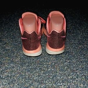 nike pink running shoes mens